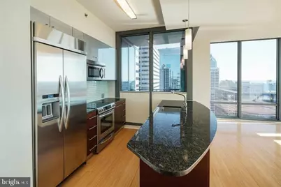 2101 Market Street #4205, Philadelphia, PA 19103 - Photo 2