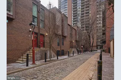 18 Saint James Court, Philadelphia, PA 19106 - Photo 2