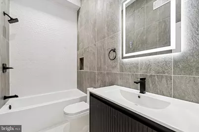 2424 W Thompson Street, Philadelphia, PA 19121 - Photo 10