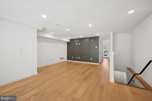 871 N 20th St, Philadelphia, PA 19130 - Photo 16