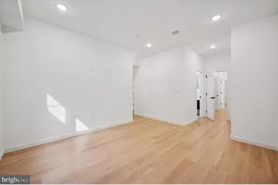 871 N 20th Street #1, Philadelphia, PA 19130 - Photo 32