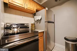 611 Edison Ave, Philadelphia, PA 19116 - Photo 4