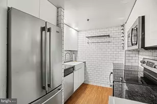 301 Race St, Philadelphia, PA 19106 - Photo 14