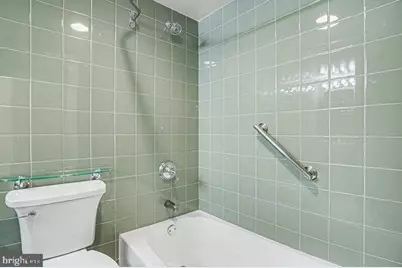 301 Race Street #101, Philadelphia, PA 19106 - Photo 20