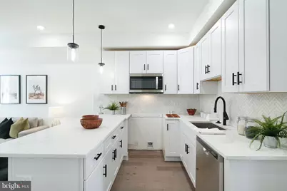 407 W Oxford Street #A, Philadelphia, PA 19122 - Photo 4