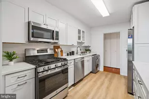 2401 Pennsylvania Ave, Philadelphia, PA 19130 - Photo 8