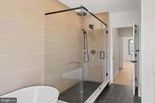 706 Latona St, Philadelphia, PA 19147 - Photo 10