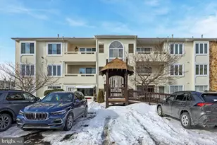 27 Bonnie Gellman Ct, Philadelphia, PA 19114 - Photo 2