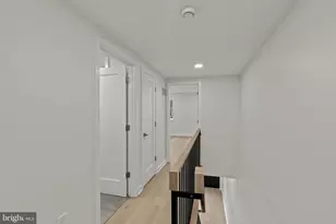 919 Dudley St, Philadelphia, PA 19148 - Photo 14