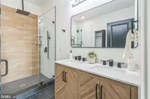 642 S 51st St, Philadelphia, PA 19143 - Photo 18