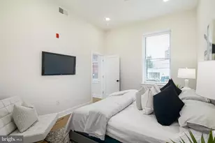 1723 Francis St, Philadelphia, PA 19130 - Photo 10