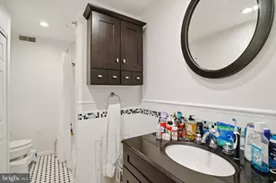 131 Pine St, Philadelphia, PA 19106 - Photo 24