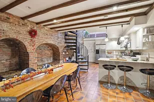 131 Pine St, Philadelphia, PA 19106 - Photo 1