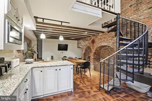 131 Pine St, Philadelphia, PA 19106 - Photo 1