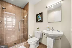 319 Vine St, Philadelphia, PA 19106 - Photo 14