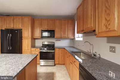 7333 Lawndale Avenue, Philadelphia, PA 19111 - Photo 18