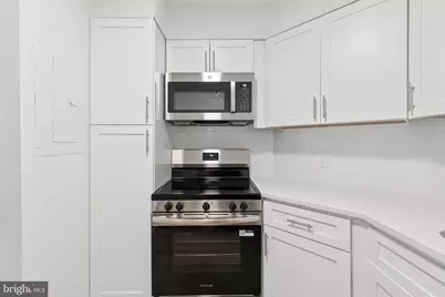2020 Walnut Street #8J, Philadelphia, PA 19103 - Photo 4
