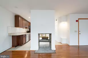 1717 Green St, Philadelphia, PA 19130 - Photo 10