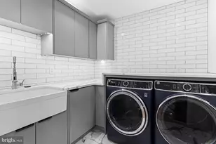 227 E Allen St, Philadelphia, PA 19125 - Photo 52