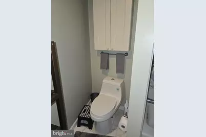 201 N 8th Street #404, Philadelphia, PA 19106 - Photo 18