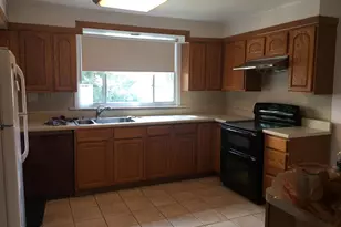 1113 W Thompson St, Philadelphia, PA 19122 - Photo 2