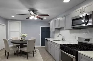 437 Fitzgerald St, Philadelphia, PA 19148 - Photo 2