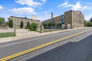 410 Shurs Ln, Philadelphia, PA 19128 - Photo 2