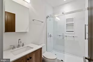 2041 Locust St, Philadelphia, PA 19103 - Photo 8