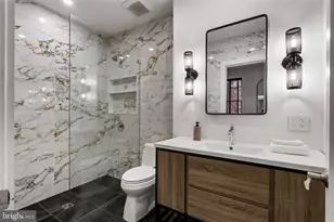 2041 Locust St, Philadelphia, PA 19103 - Photo 32