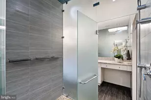 2041 Locust St, Philadelphia, PA 19103 - Photo 22