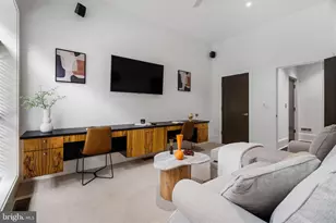 2041 Locust St, Philadelphia, PA 19103 - Photo 6