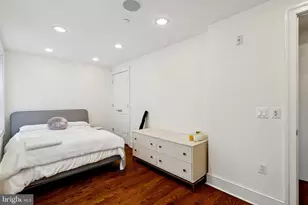 915 Clinton St, Philadelphia, PA 19107 - Photo 18