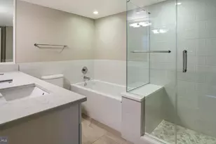 2200 Benjamin Franklin Pkwy, Philadelphia, PA 19130 - Photo 28