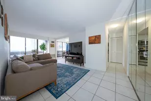 1326 Spruce St, Philadelphia, PA 19107 - Photo 4