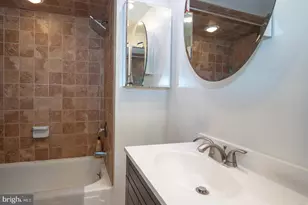 1326 Spruce St, Philadelphia, PA 19107 - Photo 16