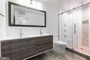 2055 Tasker St, Philadelphia, PA 19145 - Photo 30