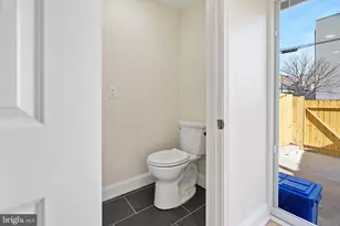 2207 E Albert St, Philadelphia, PA 19125 - Photo 14