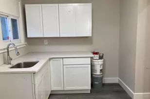 1343 S Hollywood St, Philadelphia, PA 19146 - Photo 8