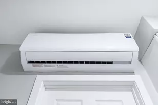 5208 Glenloch St, Philadelphia, PA 19124 - Photo 12