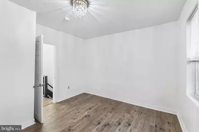 811 W Schiller Street, Philadelphia, PA 19140 - Photo 10