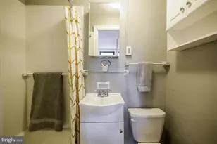 2031 Locust St, Philadelphia, PA 19103 - Photo 8