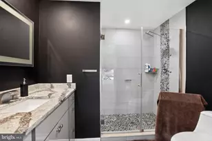 343 N Front St, Philadelphia, PA 19106 - Photo 30