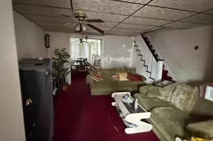 6733 Dorel St, Philadelphia, PA 19142 - Photo 4