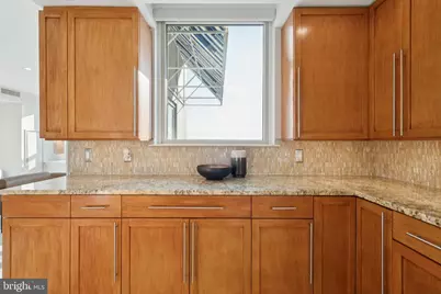 717 S Chris Columbus Boulevard #802, Philadelphia, PA 19147 - Photo 18