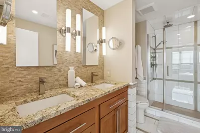 717 S Chris Columbus Boulevard #802, Philadelphia, PA 19147 - Photo 26