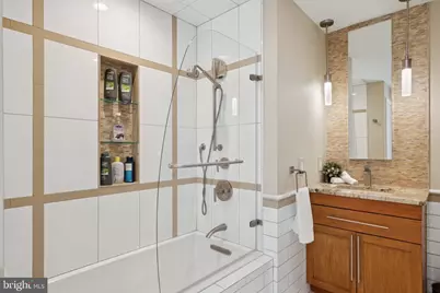 717 S Chris Columbus Boulevard #802, Philadelphia, PA 19147 - Photo 32