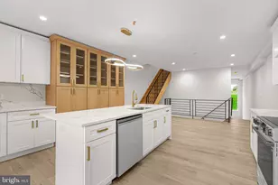 2429 Hartranft St, Philadelphia, PA 19145 - Photo 32
