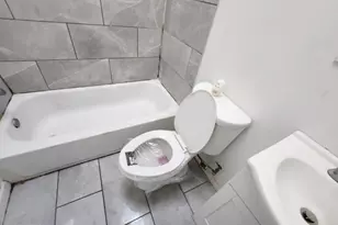 2043 S Aikens St, Philadelphia, PA 19142 - Photo 18