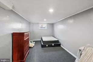 213 E Claremont Rd, Philadelphia, PA 19120 - Photo 22