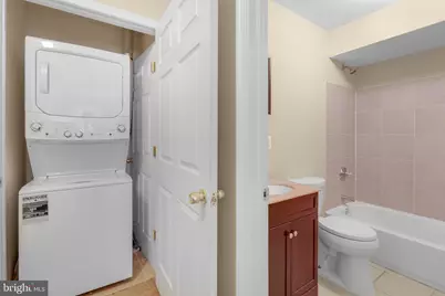 909 N 19th Street #B, Philadelphia, PA 19130 - Photo 12